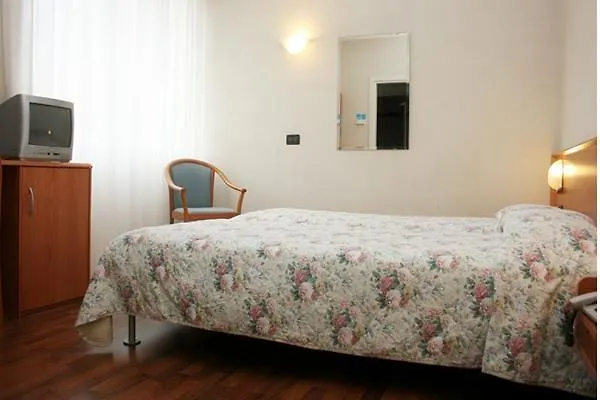 Hotel Engadina Como