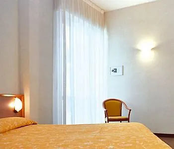 Hotel Engadina Como