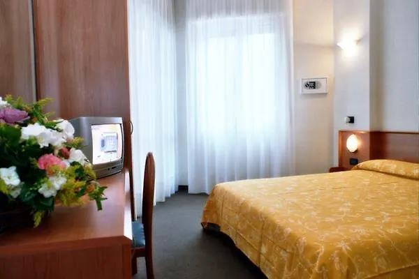 Hotel Engadina Como